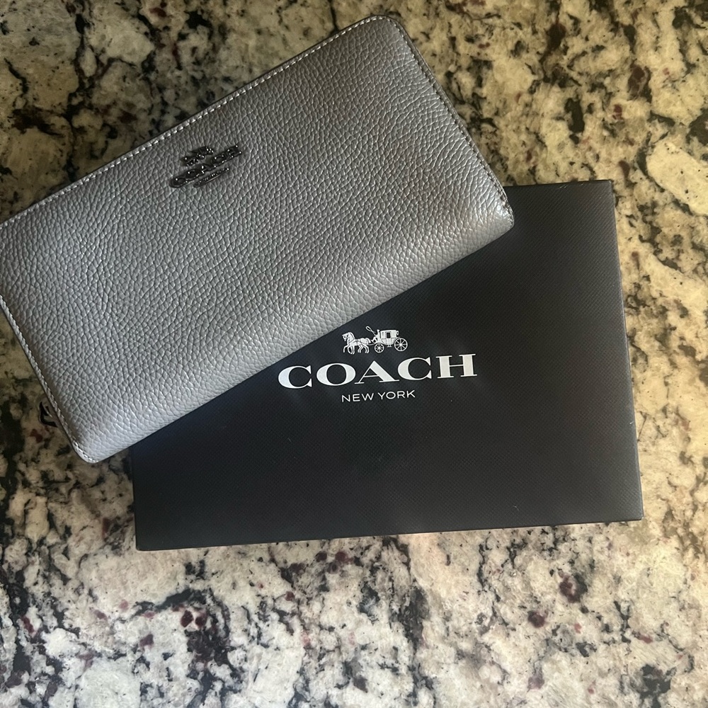 NWOT Coach Metallic Silver Wallet